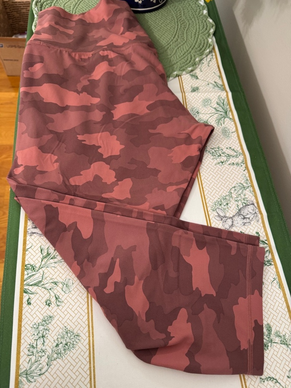 Lululemon Camo Leggings - Heritage 365 sz 18 - Picture 4 of 5